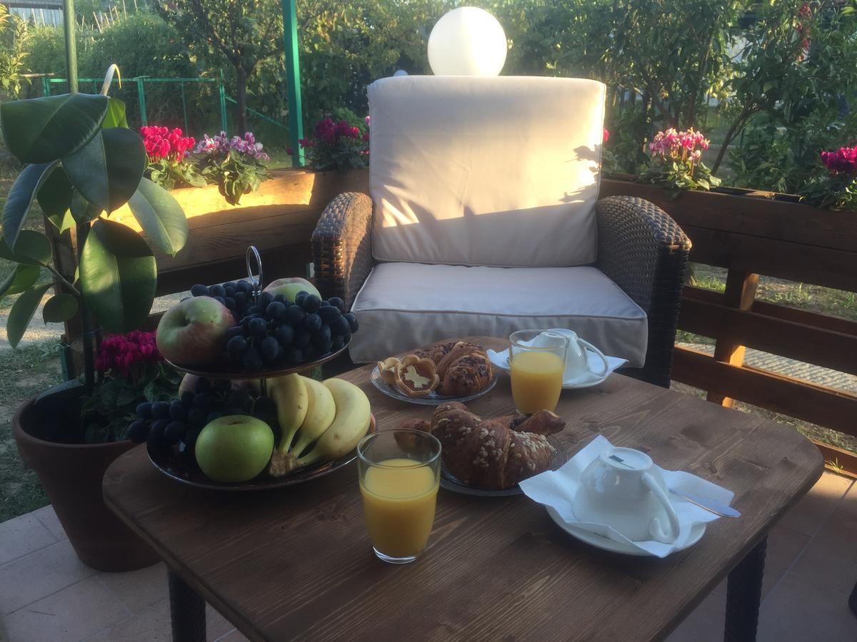 Bba2Passi Bed & Breakfast Marina di Massa Exterior foto