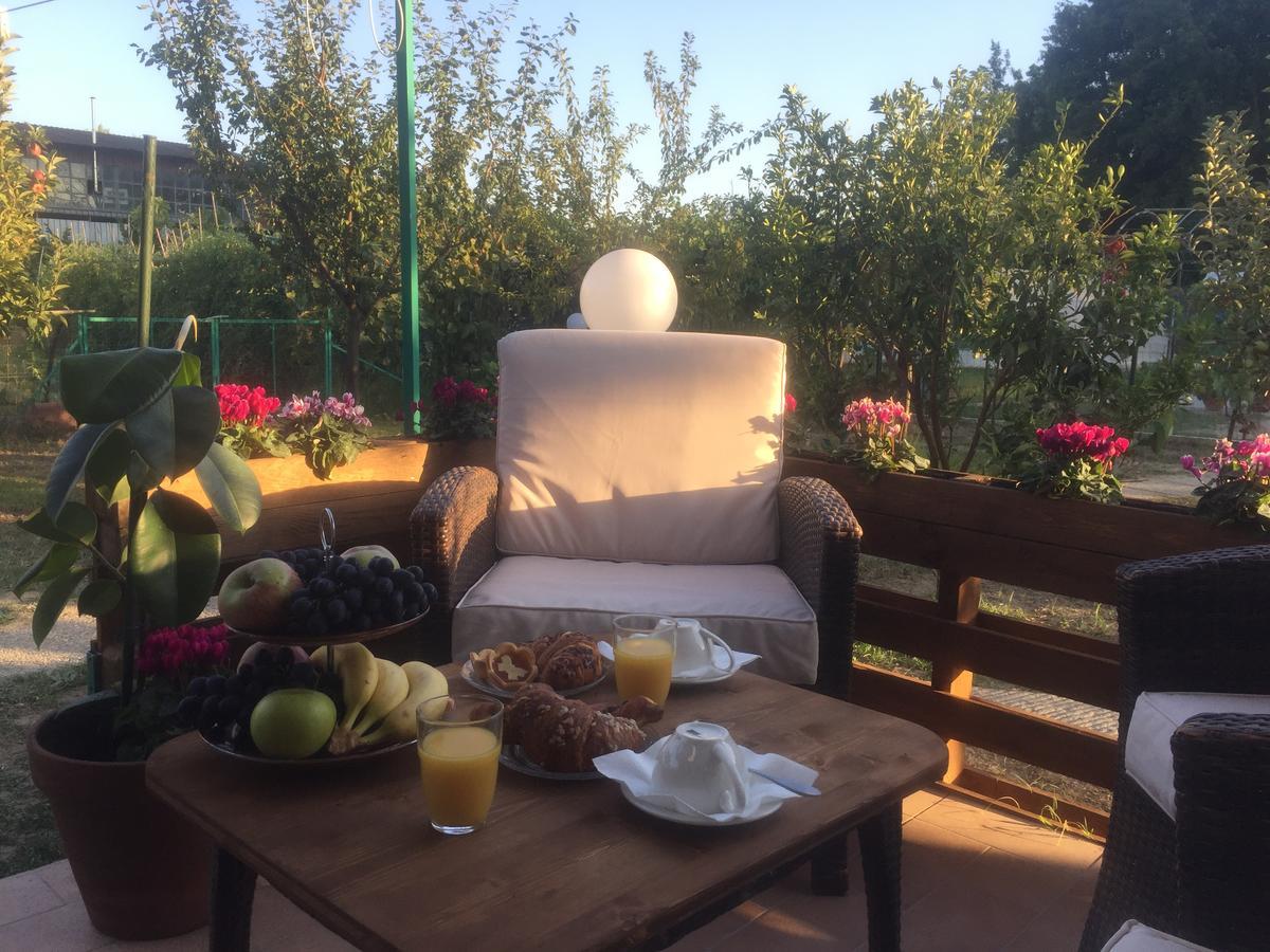 Bba2Passi Bed & Breakfast Marina di Massa Exterior foto