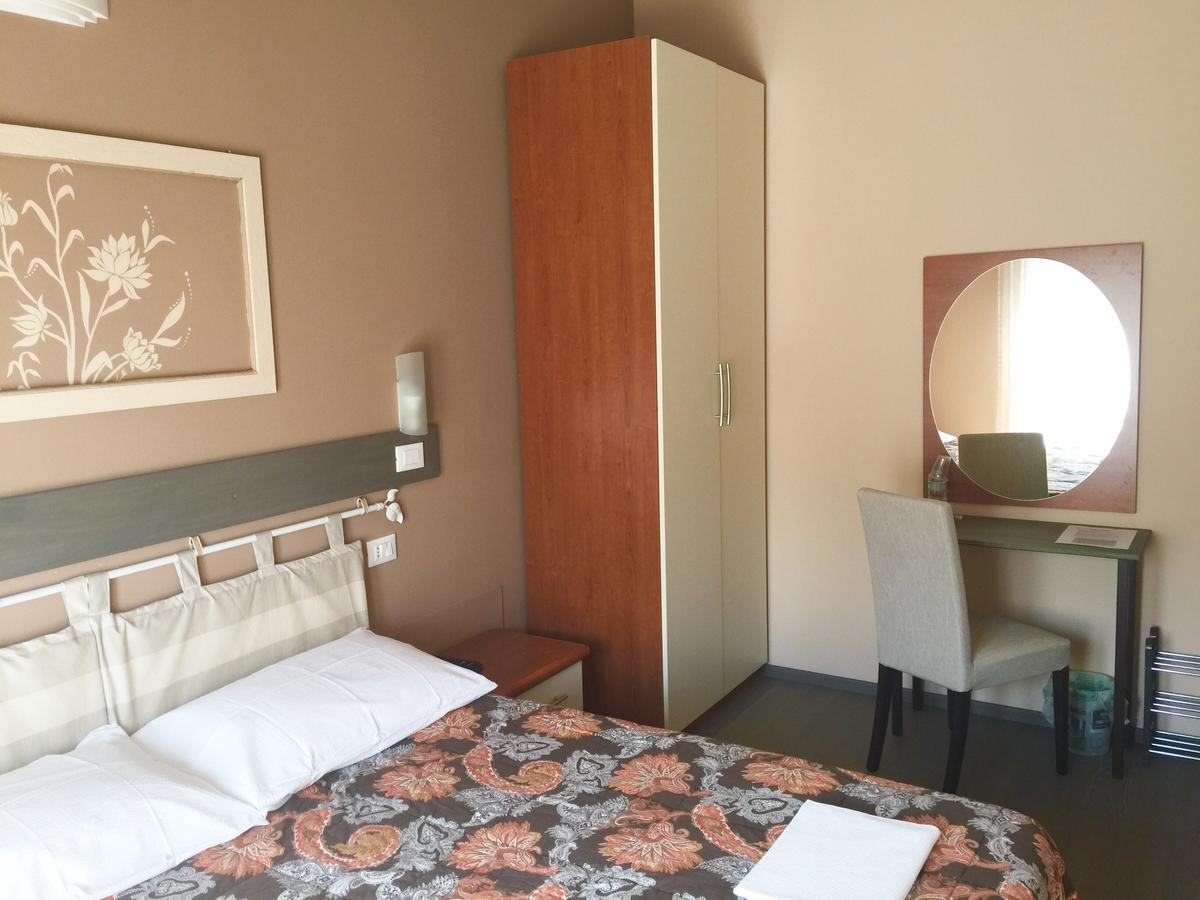 Bba2Passi Bed & Breakfast Marina di Massa Exterior foto