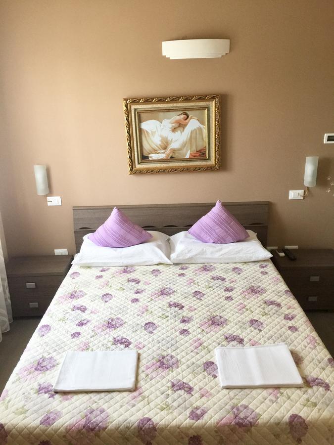 Bba2Passi Bed & Breakfast Marina di Massa Exterior foto