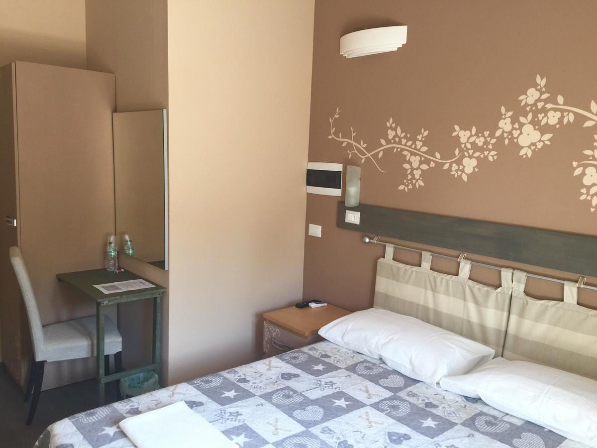 Bba2Passi Bed & Breakfast Marina di Massa Exterior foto